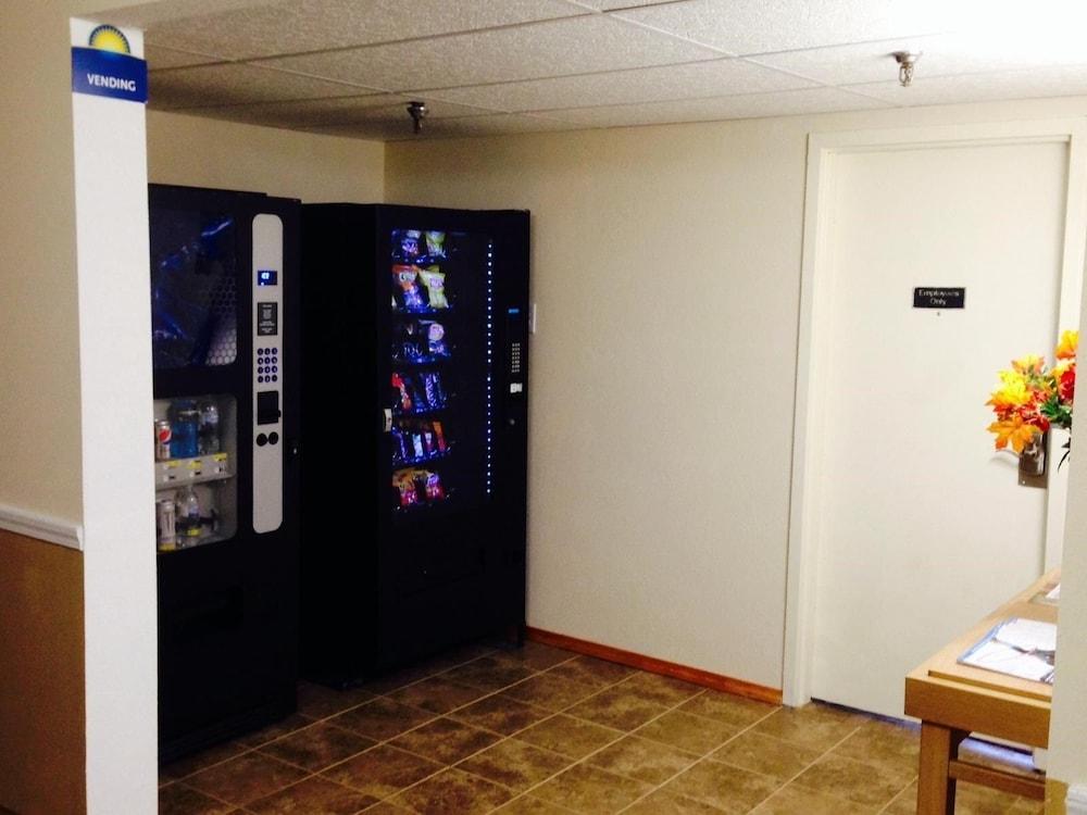 איסט סירקיוז Days Inn Syracuse מראה חיצוני תמונה