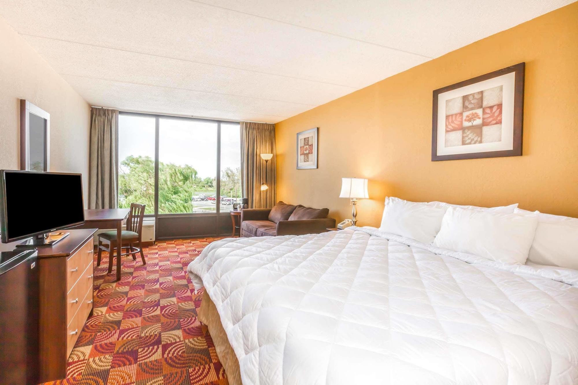 איסט סירקיוז Days Inn Syracuse מראה חיצוני תמונה