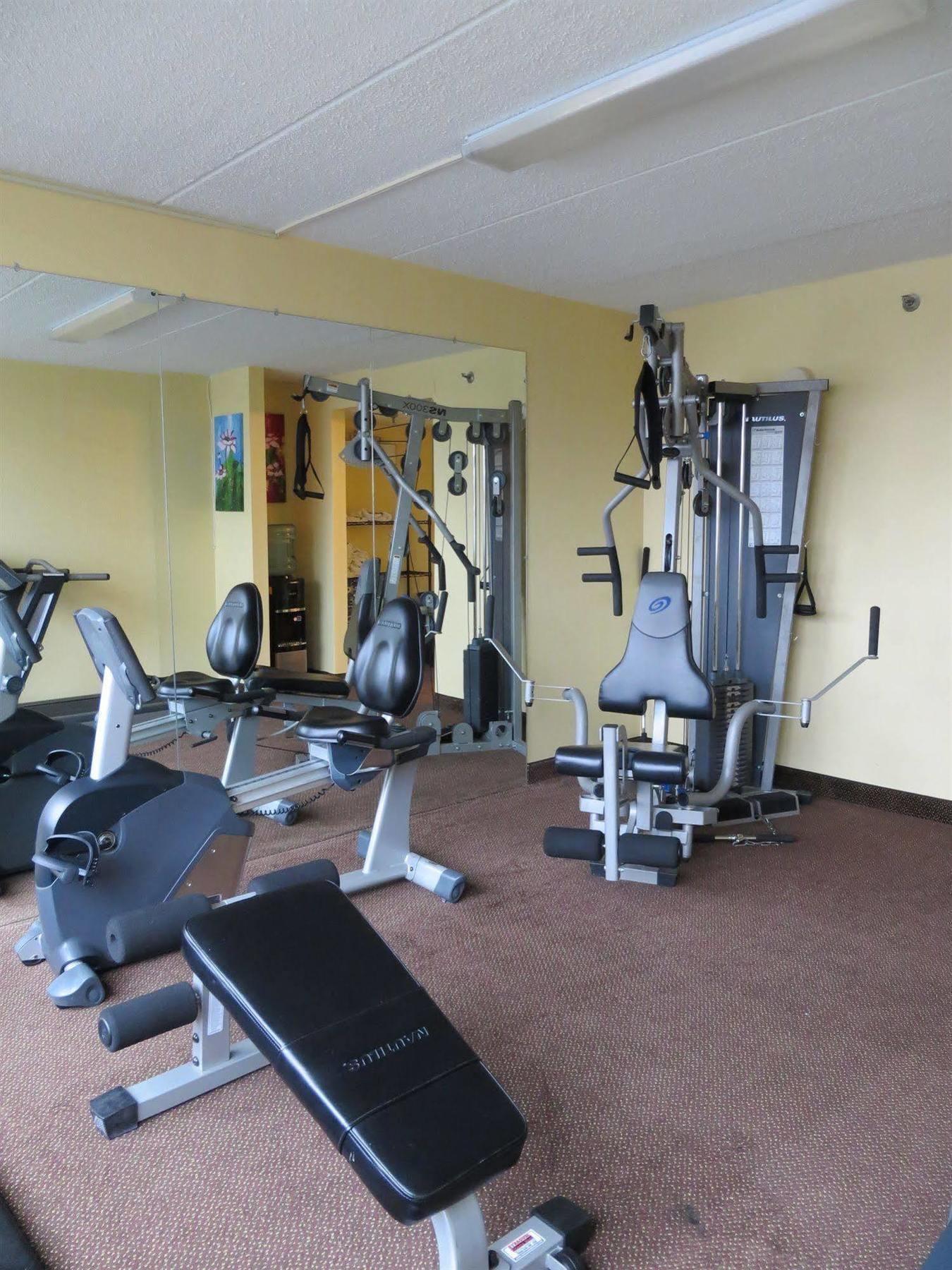 איסט סירקיוז Days Inn Syracuse מראה חיצוני תמונה