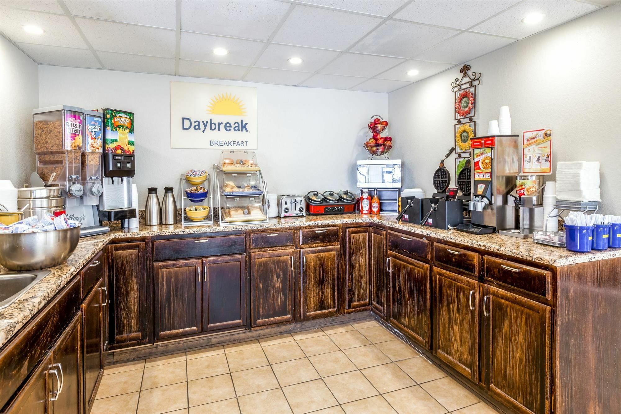 איסט סירקיוז Days Inn Syracuse מראה חיצוני תמונה