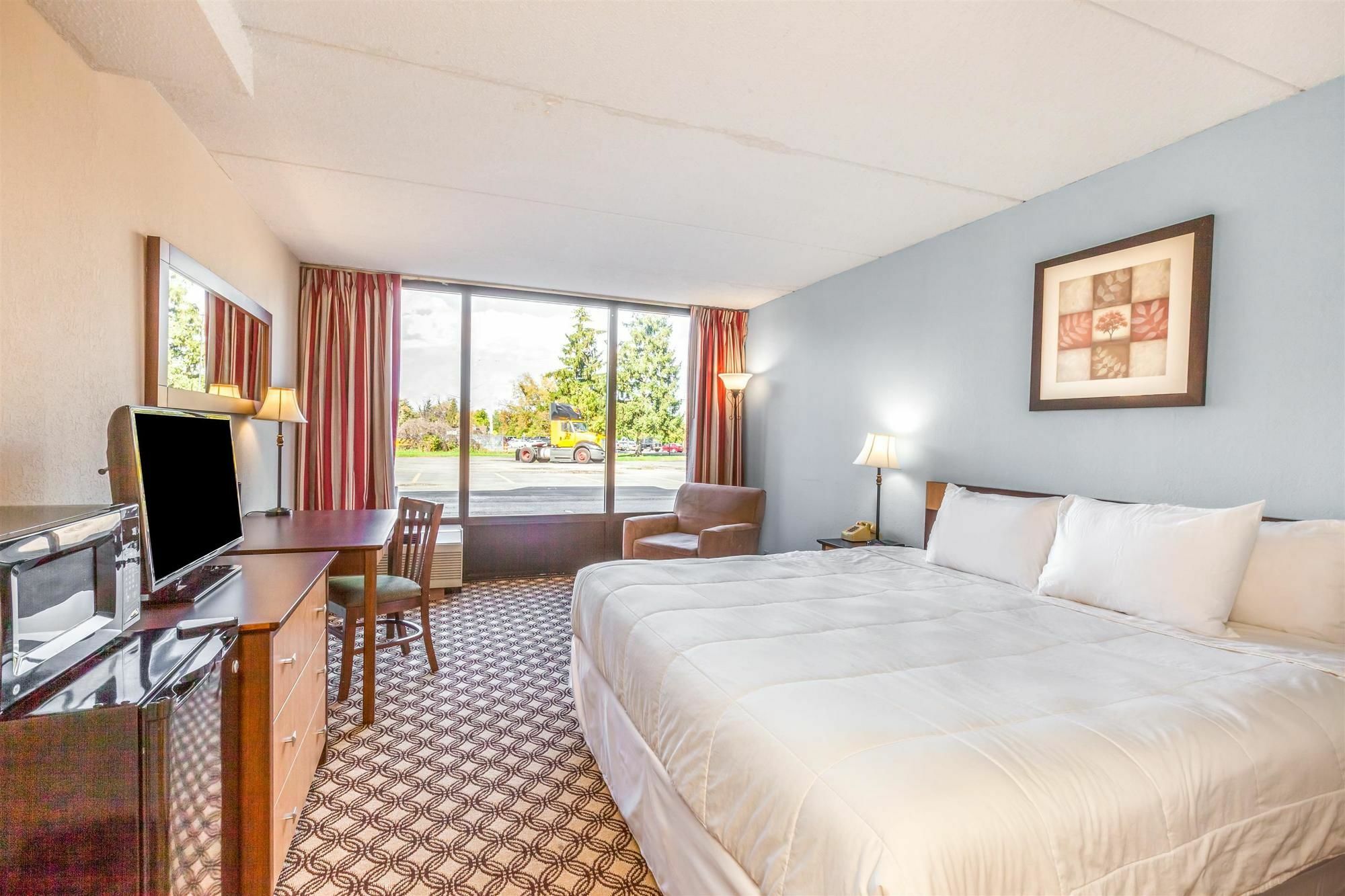 איסט סירקיוז Days Inn Syracuse מראה חיצוני תמונה